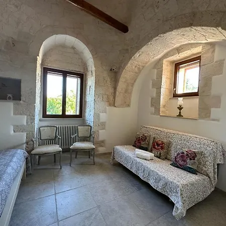Trullo Cuore Di Pietra 게스트하우스